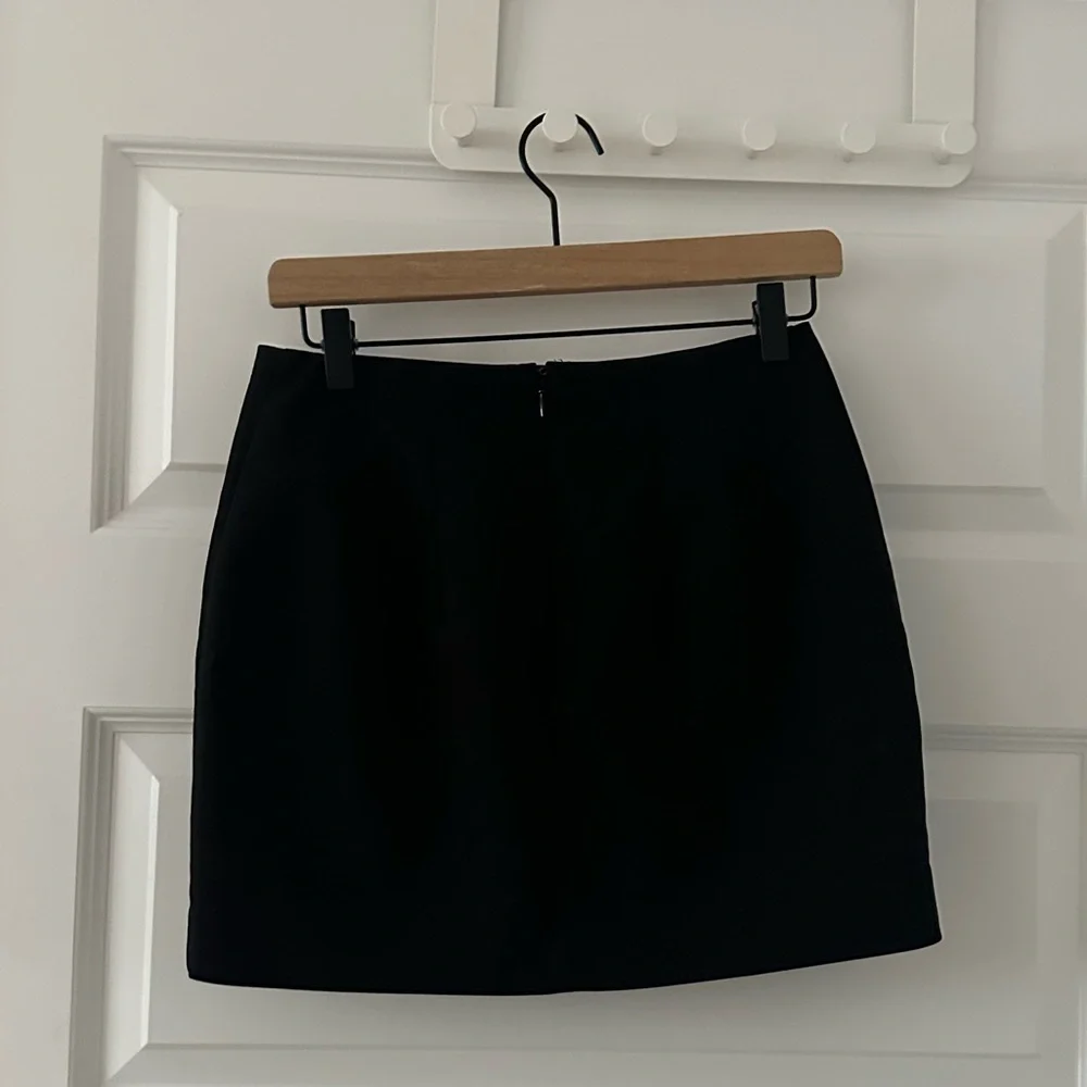 Express Black Pencil Mini Skirt - Picture 2 of 3